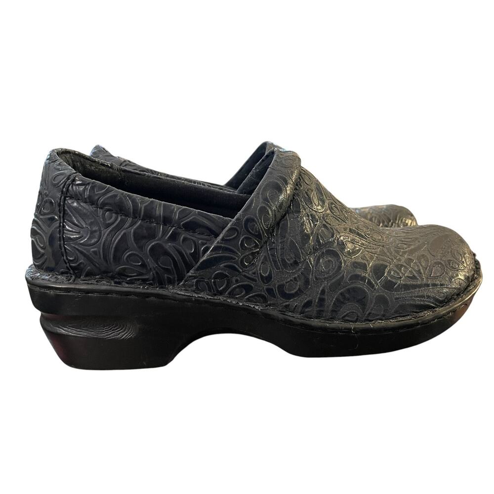 B.O.C. Black Leather Clogs Mules Shoes Texture Paisley Pattern Size 10M Slip Ons